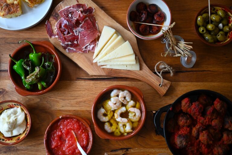 Die 10 besten Tapas Rezepte: Spanische Vorspeisen einfach selber machen| kalt & warm