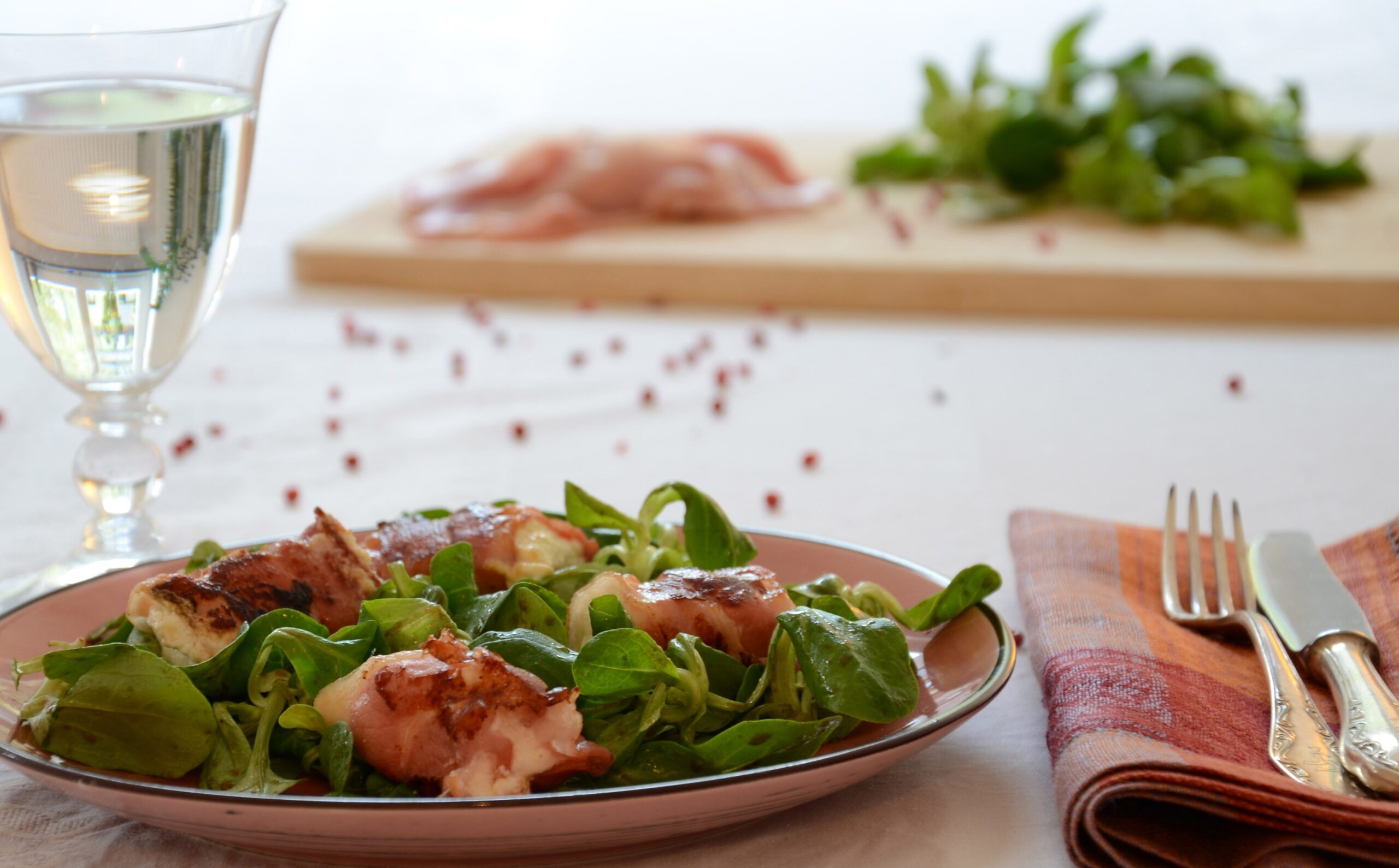 Feldsalat mit Bacon-Ziegekäse-Taler