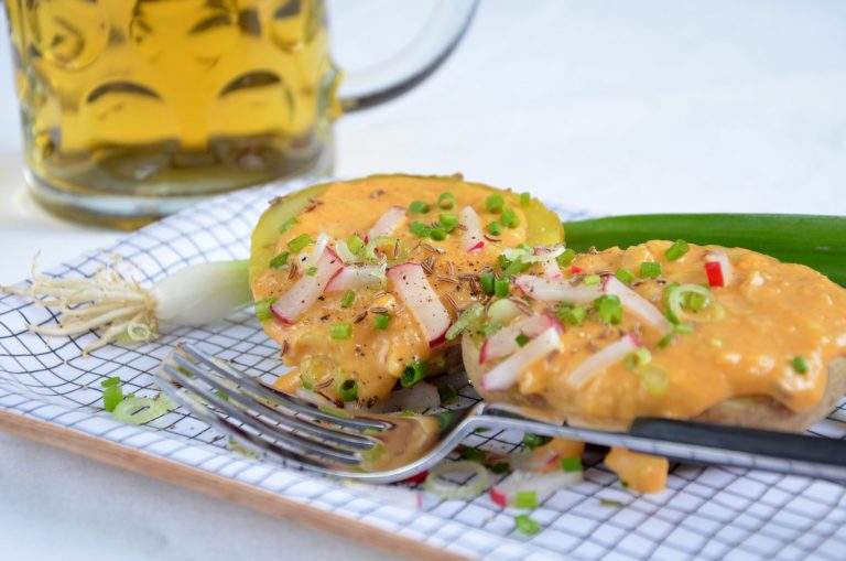 Obatzda-Kartoffeln mit Radieschen-Vinaigrette