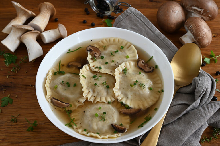 Ravioli mit Pilz-Ricotta-Füllung