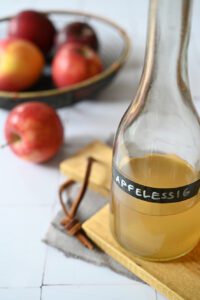 Apfelessig selber machen I Mit Äpfeln aus Nachbars Garten