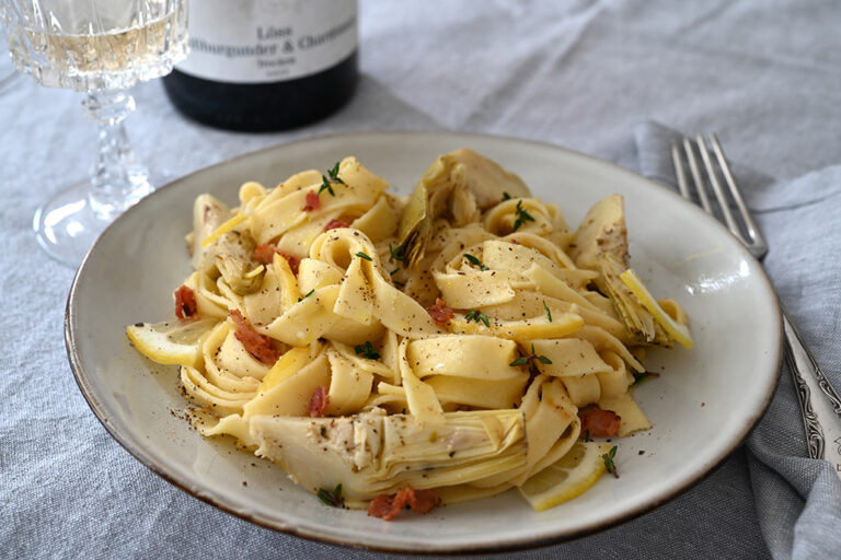 Pasta mit Artischocken, Pancetta und Zitronen