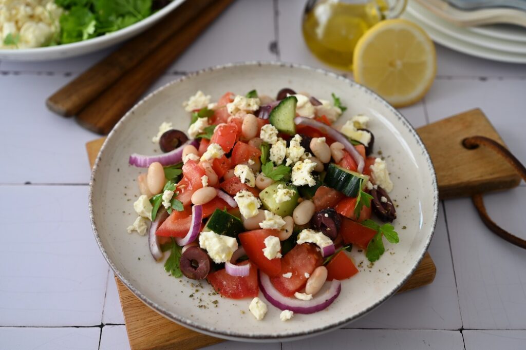 Griechischer Salat mit weißen Bohnen |  Rezept mit Protein-Upgrade