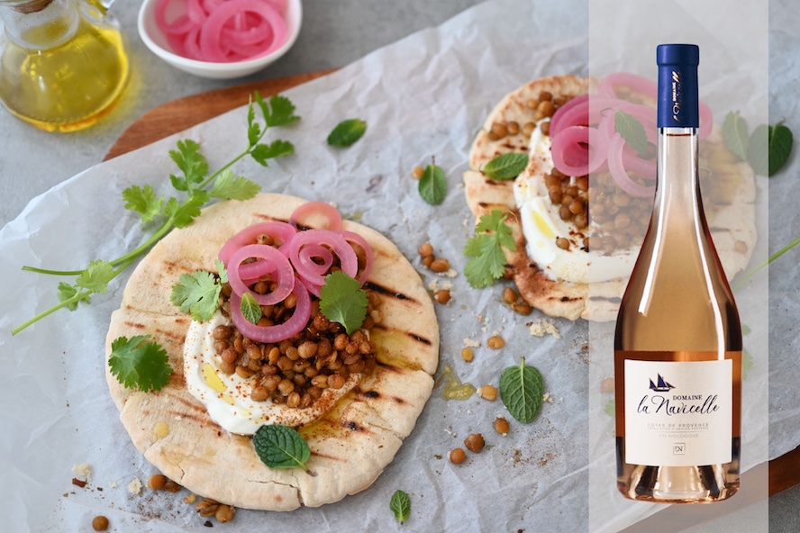 Pita mit marinierten Linsen & Rosé aus der Provence