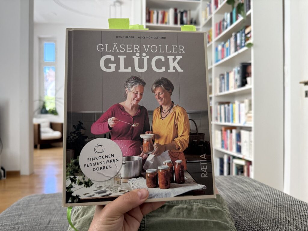 "Gläser voller Glück“ von Irene Hager und Alice Hönigschmid 