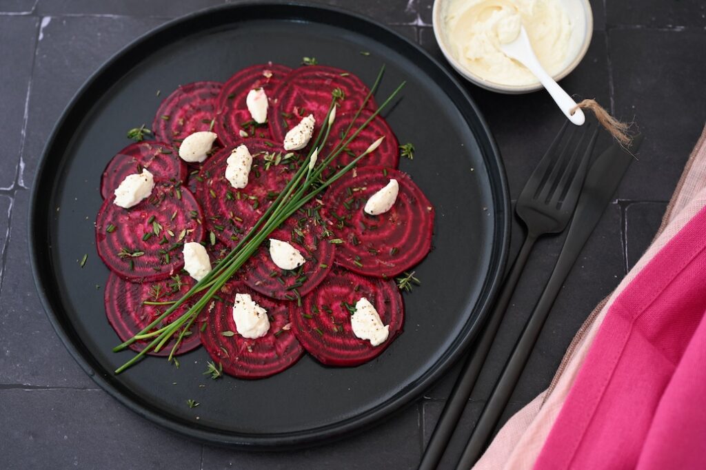 Rote Bete Carpaccio roh | Mit Frischkäse & Zitrone